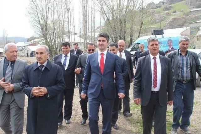 Tarıkdaroğlu Karayazı’da Zaferi İşaret Etti