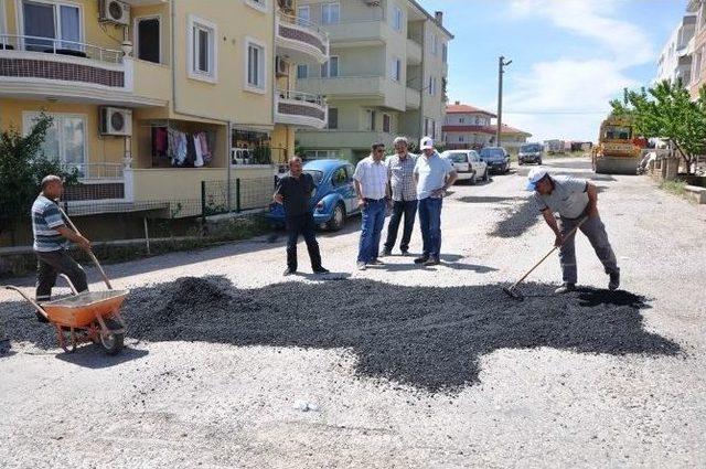 Ayvalık Belediye Başkanı Gençer Yol Onarım Çalışmalarını İnceledi