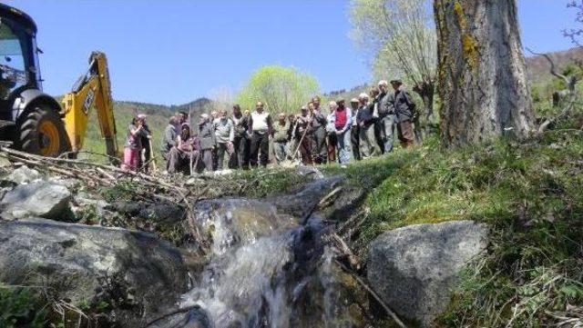 Köylülerden Su Kaynaklarından Villalar Için Su Alınmasına Tepki