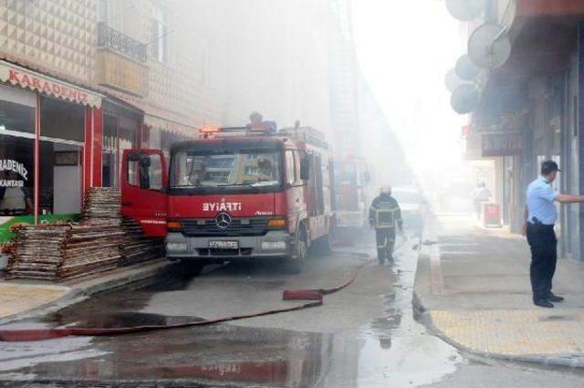 Yalova’Da Korkutan Çatı Yangını