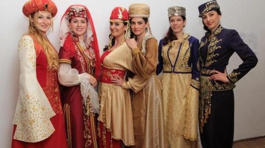 Anneler G&uuml;n&uuml;'nde Osmanlı Esintisi