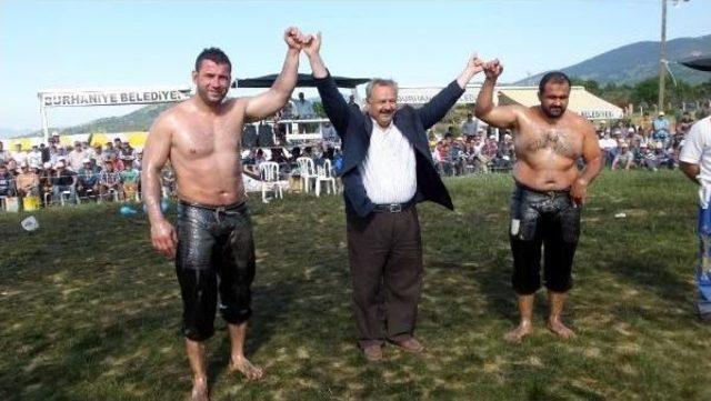 Balıkesir Kızıklı da Başpehlivan Mehmet Yeşil Yeşil 2