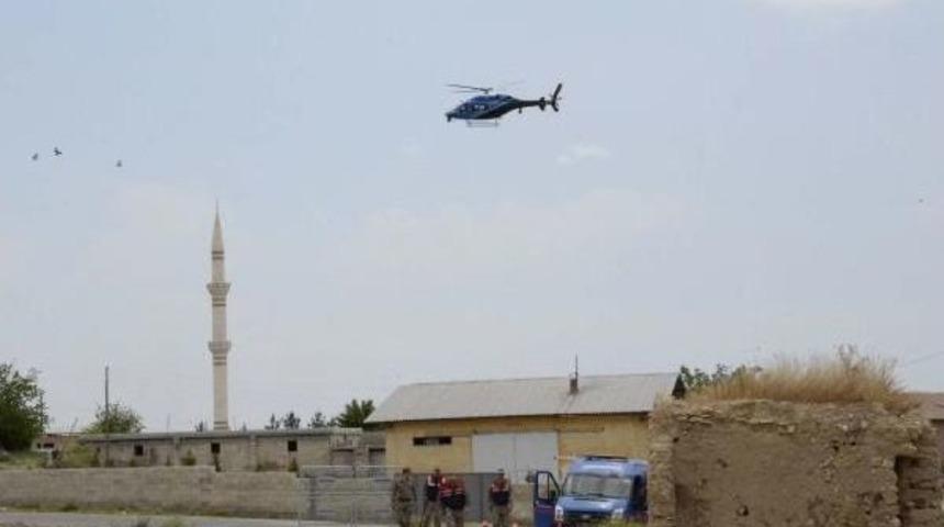 Davutoğlu, S&uuml;leyman Şah T&uuml;rbesi'ni Ziyaret Etti