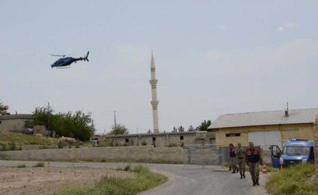 Davutoğlu, S&uuml;leyman Şah T&uuml;rbesi ni Ziyaret Etti 3