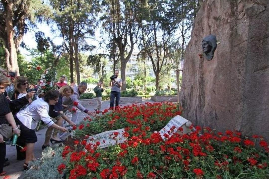 Z&uuml;beyde Anaya Koştular