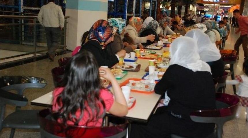 Ninova&rsquo;da Yemekli Anneler G&uuml;n&uuml; Etkinliği