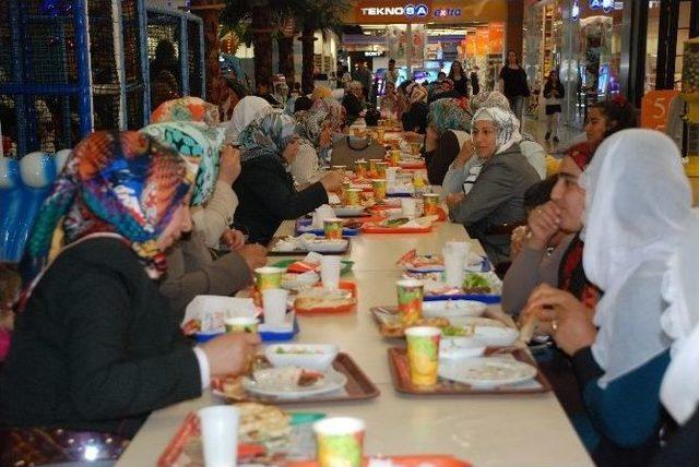 Ninova’da Yemekli Anneler Günü Etkinliği