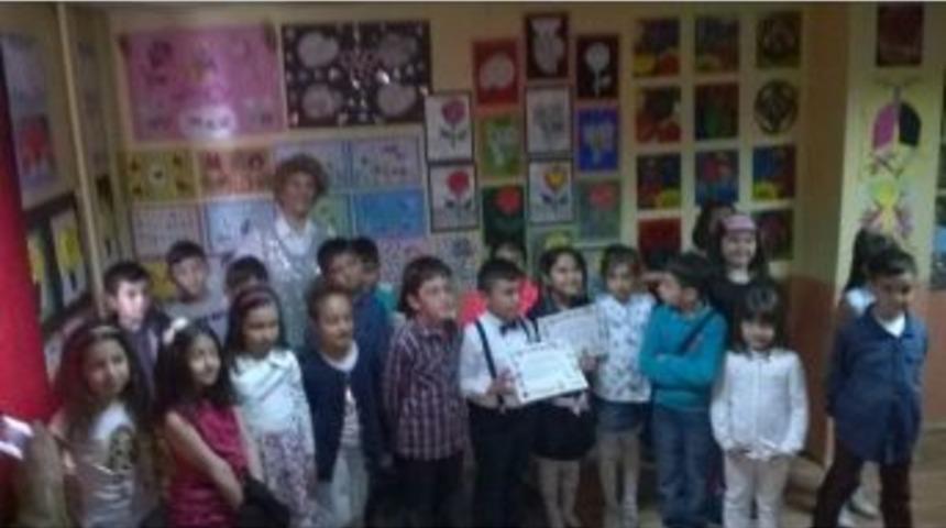 Minik &Ouml;ğrencilerden Resim Sergisi