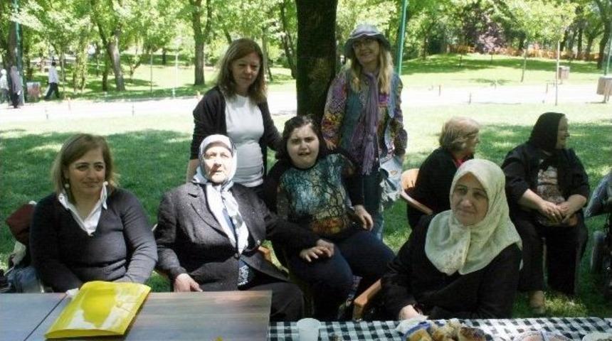 Engelli Anneler Anneler G&uuml;n&uuml;nde Buluştu