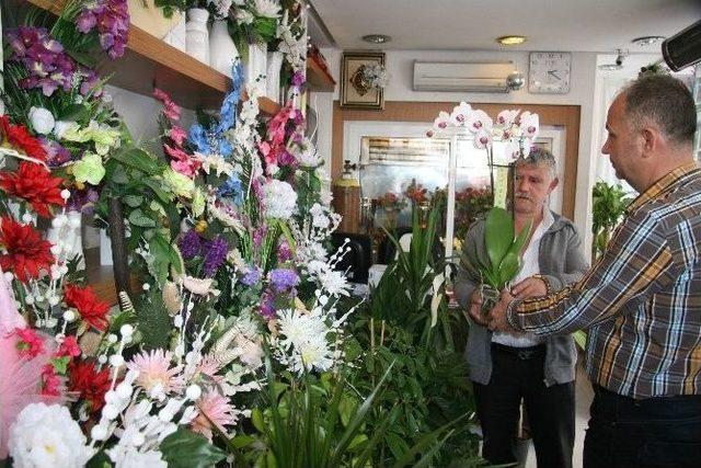 Afyonkarahisar’da Çiçekçilere “anneler Günü