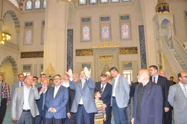 Görmez, Erdoğan'ın Açacağı Nur Camii'ni Inceledi