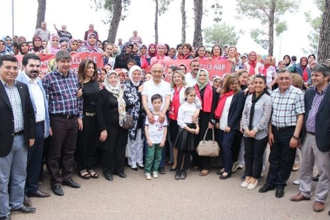 Ak Parti&rsquo;li L&uuml;tfi Elvan: &ldquo;kadınların Desteği Erkeklerden Fazla&rdquo;