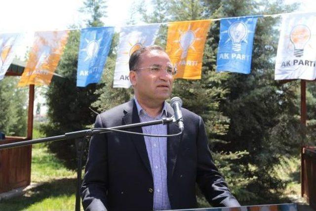 Bozdağ: Kenen Evren Yaptıklarının Hesabını Kendisi Verecek 1