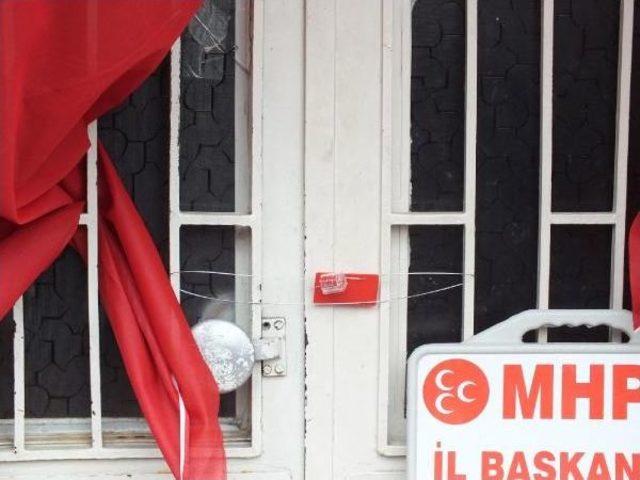 Rize'de Belediye, Mhp Seçim Bürosu'nu Mühürledi