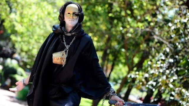 İstanbul’u Zombiler Bastı