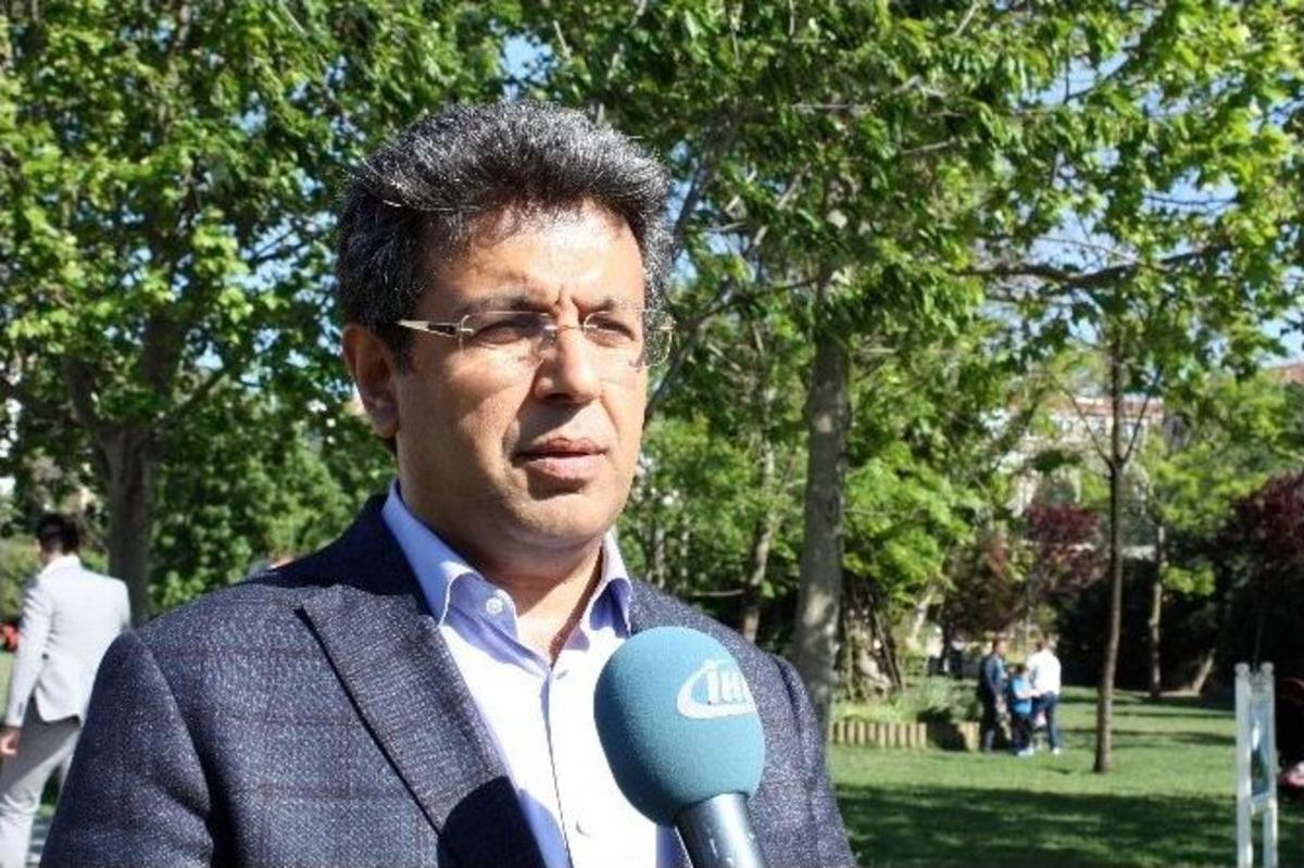 Ak Parti 3&rsquo;&uuml;nc&uuml; B&ouml;lge Teşkilatlarından Annelere Pankartlı Kutlama