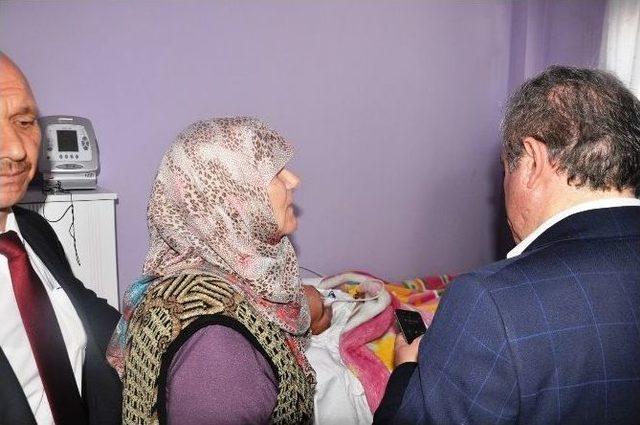 Ak Parti Genel Başkan Yardımcısı Mustafa Şentop’tan, Fedakar Anneye Anlamlı Ziyaret