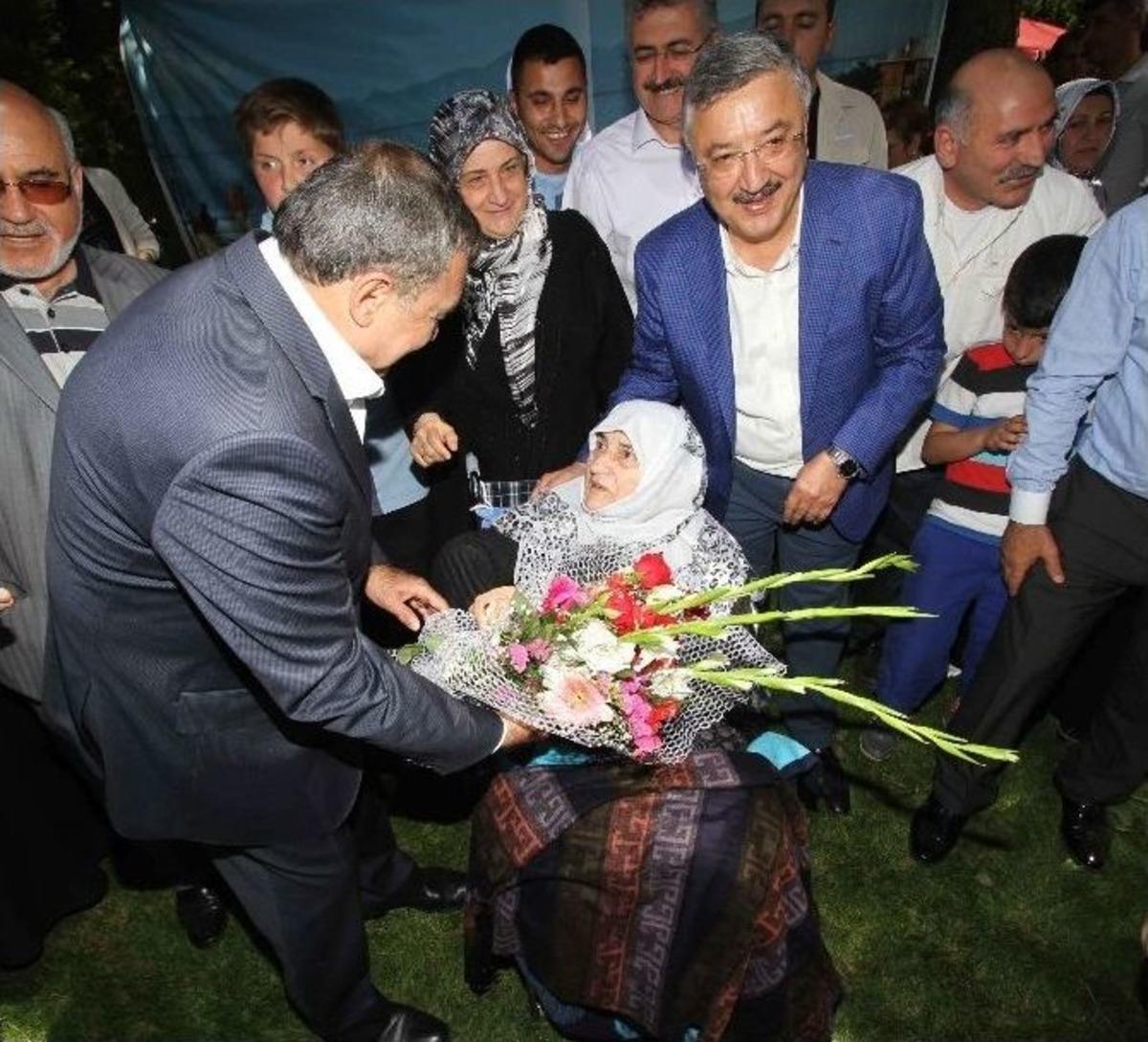 Bakan Eroğlu, Beş G&uuml;nl&uuml;k İzmir Programını Tamamladı