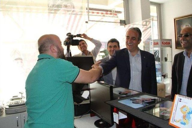 Ak Parti Milletvekili Adayı Hulisi Şentürk, Ataşehir’de Esnafı Ziyaret Etti