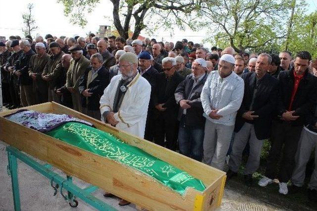 Kocası Tarafından Öldürülen Anne Toprağa Verildi