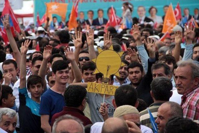 Başbakan Davutoğlu Adana’da