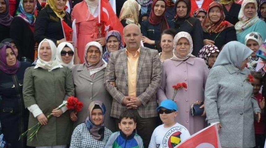 Ak Kadınlardan Anneler G&uuml;n&uuml; Etkiliği