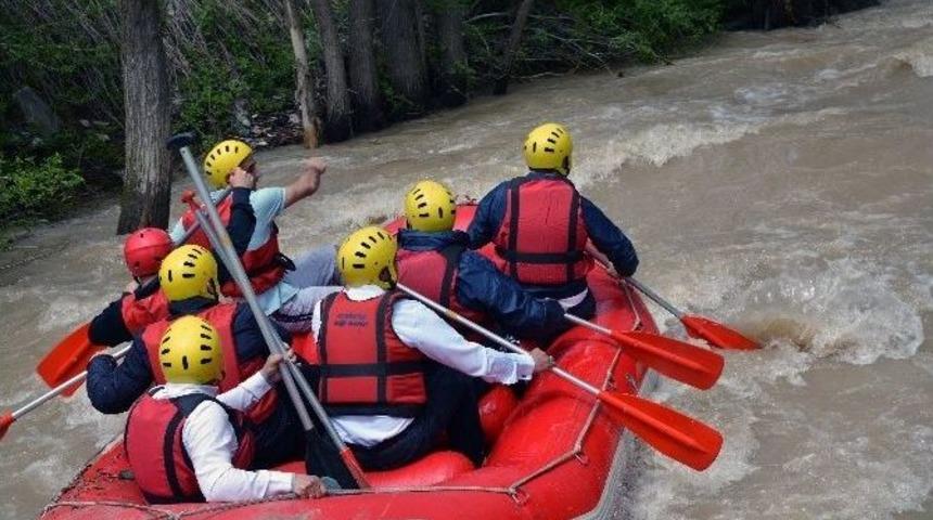 Kelkit&rsquo;te 3. Geleneksel Rafting Şenliği Yapıldı