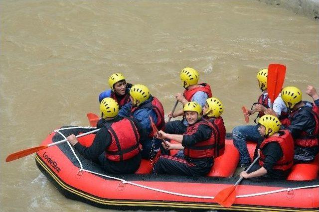 Kelkit’te 3. Geleneksel Rafting Şenliği Yapıldı