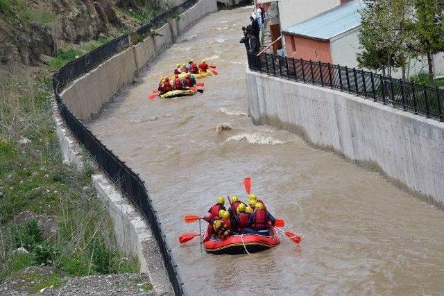 Kelkit’te 3. Geleneksel Rafting Şenliği Yapıldı