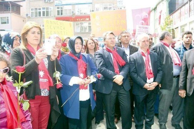 Gümüşhane’de ‘güçlü Anneler, Güçlü Türkiye’ Yürüyüşü