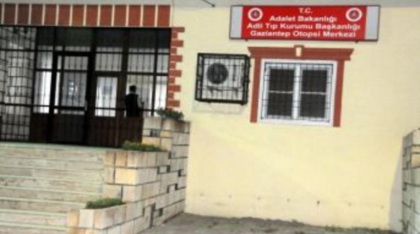 Devrilen Trakt&ouml;r&uuml;n Altında Kalarak &Ouml;ld&uuml;