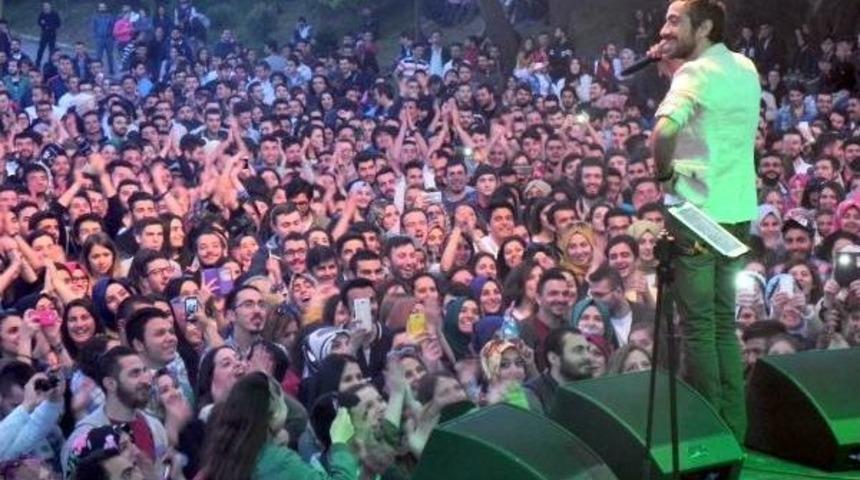 İ&uuml;'deki Bahar Şenliği, Resul Dindar Konseri Ile Sona Erdi