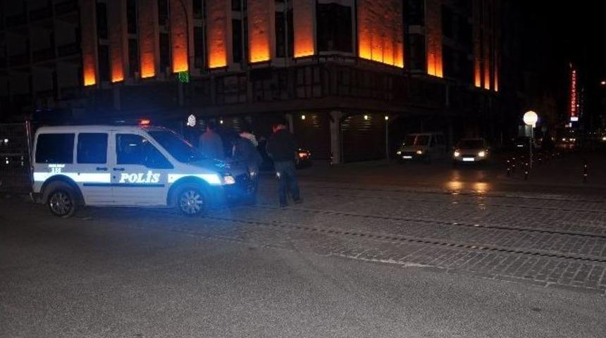 68&rsquo;lik Teyze Kapka&ccedil;&ccedil;ıya &Ccedil;antasını Bırakmadı