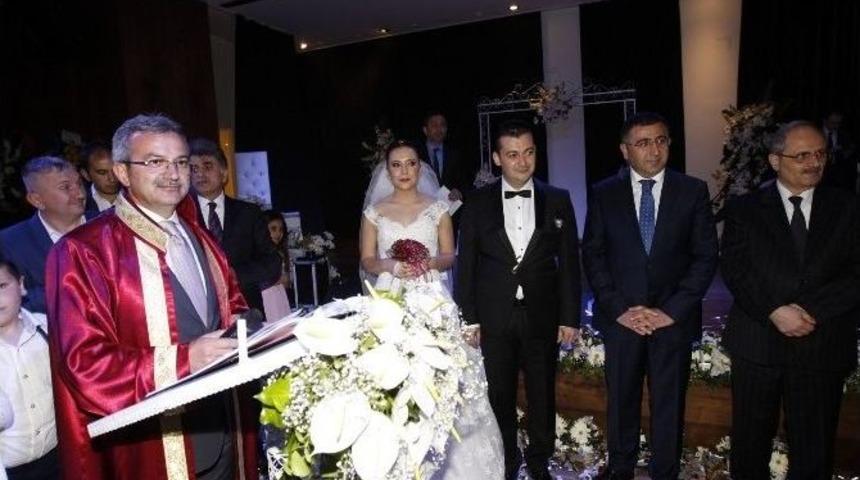 &Ouml;zel Kalem M&uuml;d&uuml;r&uuml;n&uuml;n Nikahını Başkan K&ouml;şker Kıydı
