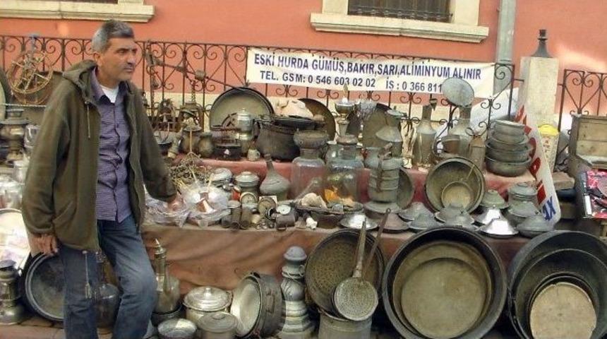 (&ouml;zel Haber) İnebolu&rsquo;nun Tek Antikacısı Ge&ccedil;mişten Geleceğe Işık Tutuyor