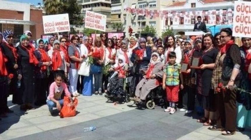 Ak Partili Kadınlar Anneler G&uuml;n&uuml;&rsquo;n&uuml; Coşkuyla Kutladı