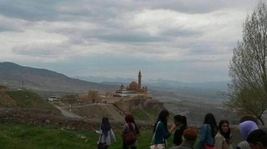 Vanlı 200 Gen&ccedil;, &ldquo;şehirler Ve K&uuml;lt&uuml;rler Projesi&rdquo; İle Buluştu