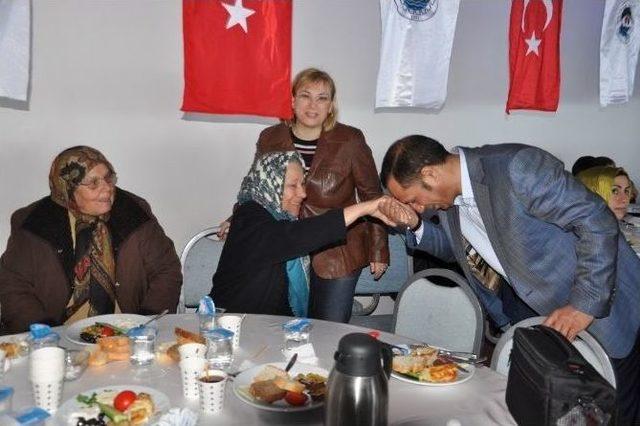 Başkan Toltar’dan Annelere Özel Yemek