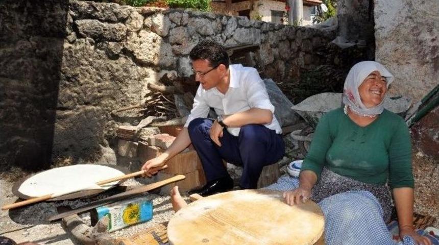 Ak Parti Adayı Uslu, K&ouml;ylerde Evlere Misafir Oldu