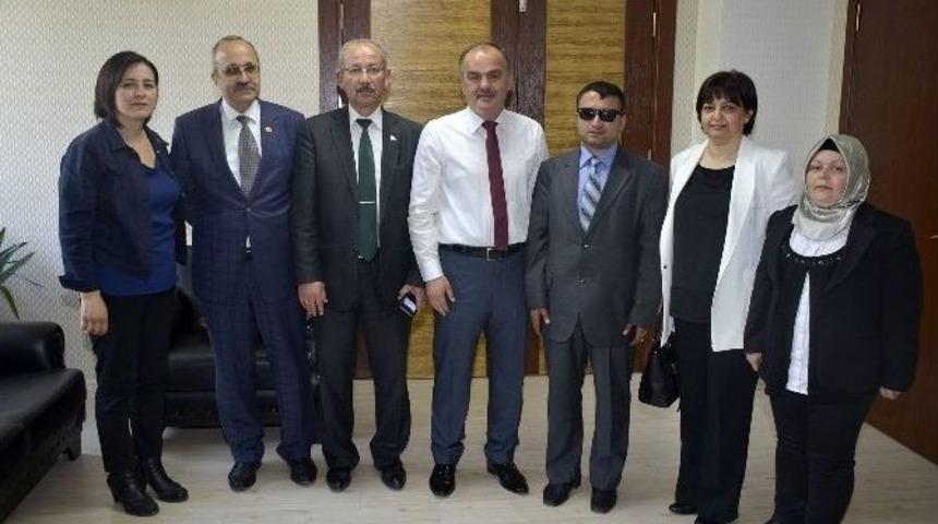 Pamukkale&rsquo;de Engeller Kalkıyor