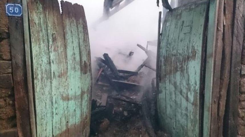 Alzheimer Hastası Kadın Yemeği Ocakta Unutunca Evi K&uuml;l Oldu