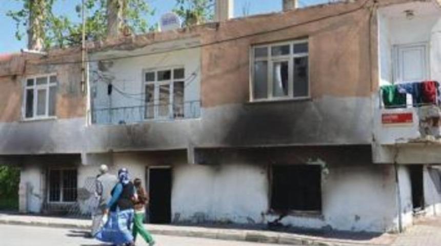 Eyewitness: Syrians&rsquo; House Torched By Locals In Istanbul