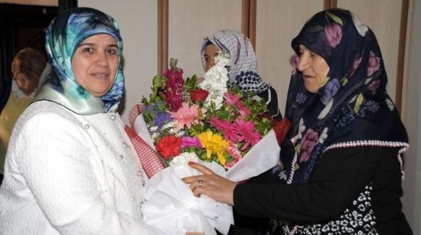 Vali Nayir&rsquo;dan Anneler G&uuml;n&uuml; Ziyaretleri