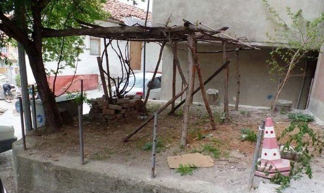 Akşemseddin&rsquo;in Baba Mezarı T&uuml;rbeye D&ouml;n&uuml;şt&uuml;r&uuml;lecek 1