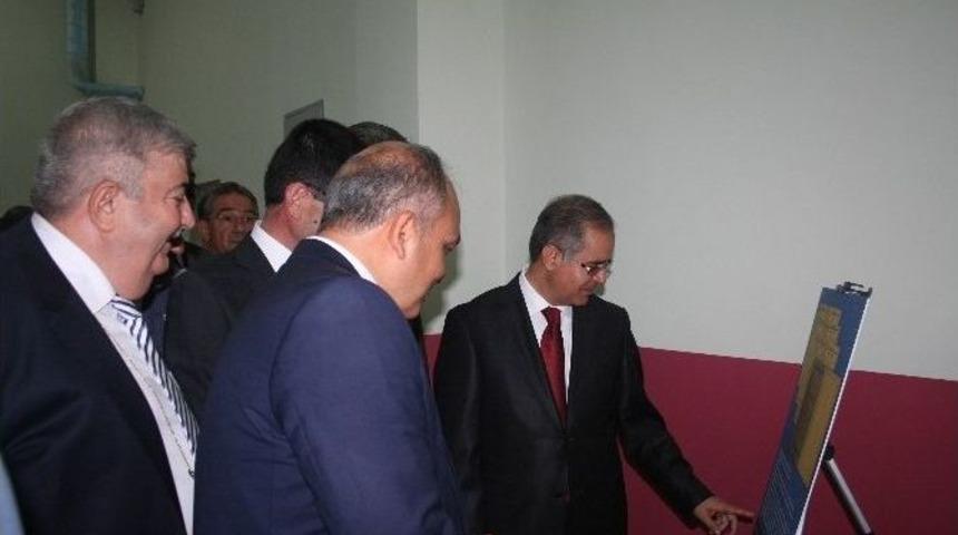 &ldquo;vakıf Ve Sanat&rdquo; Konulu Fotoğraf Sergisi A&ccedil;ıldı