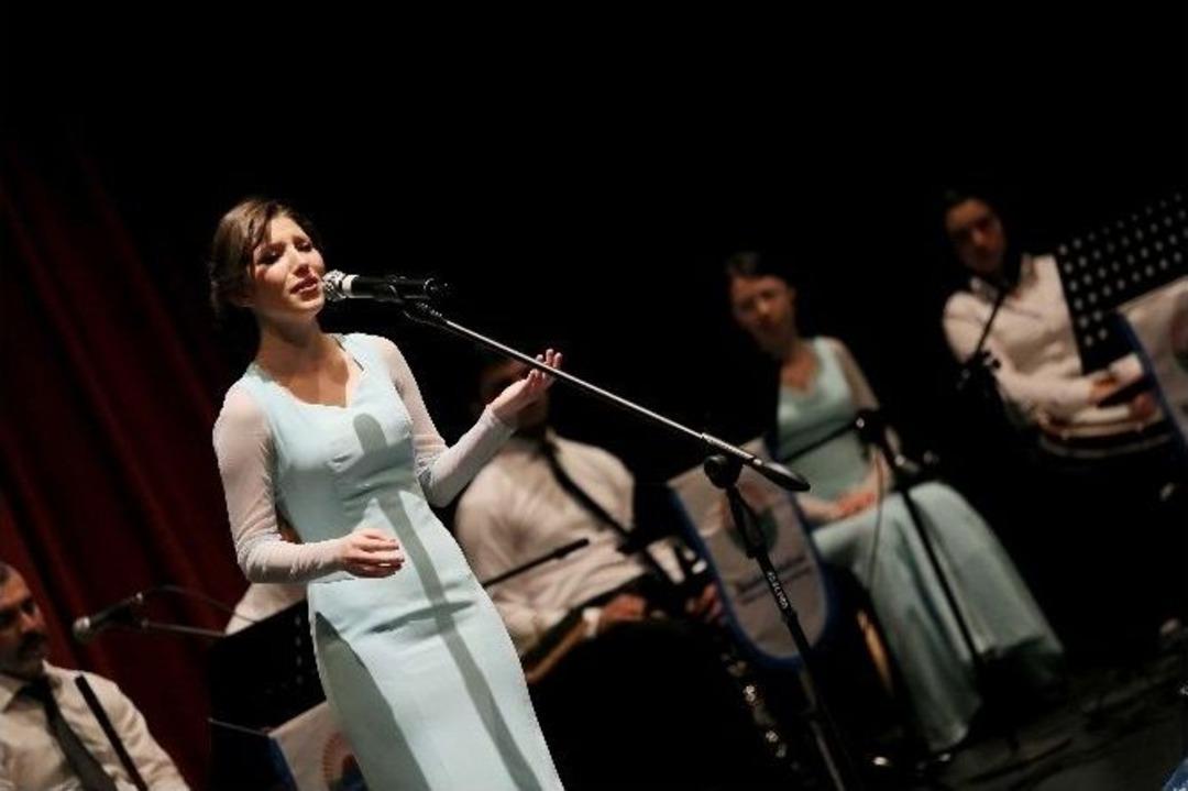 İlkadımlı Gen&ccedil;ler Anneler İ&ccedil;in S&ouml;yledi