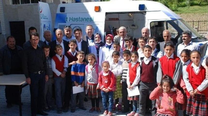 Gezici Diş Sağlığı Aracı Kırsalda Hizmet Veriyor