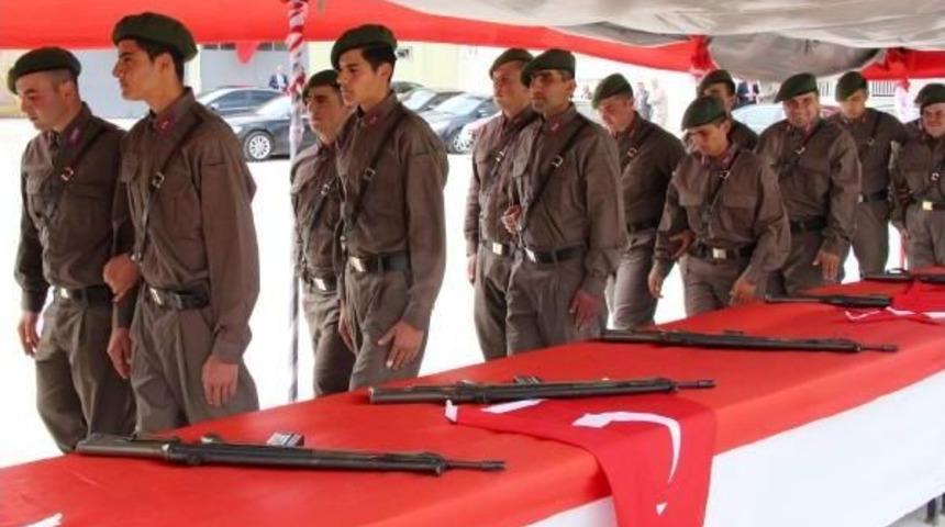 Zihinsel Engelli Ikizler Asker Oldu