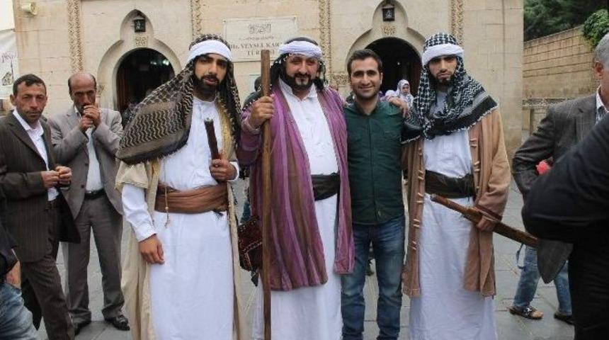 Tiyatro Ekibini Ger&ccedil;ek Sandılar