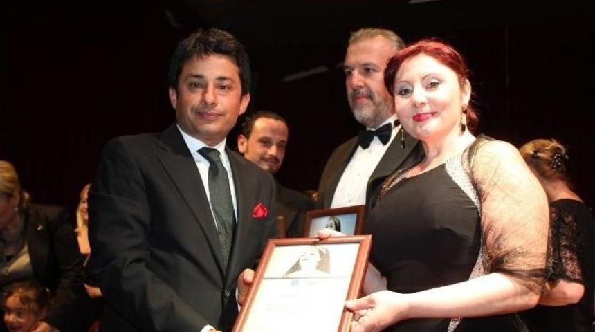 D&uuml;nyaca &Uuml;nl&uuml; Soprano Leyla Gencer Urla&rsquo;da Anıldı